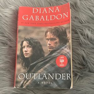 📚3/$25 Outlander Book